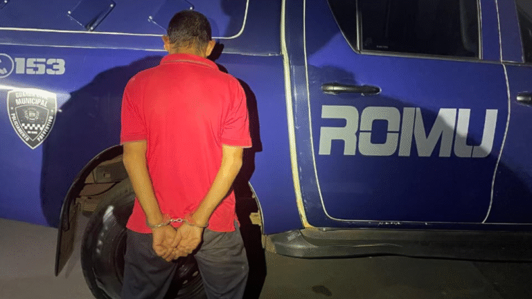 Revoltado com suposto calote, homem incendeia carro do patrão em bairro de Rio Verde