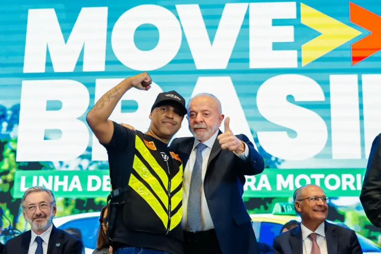 Lula anuncia linha de crédito para entregadores de aplicativo financiarem motos novas com juros mais baixos