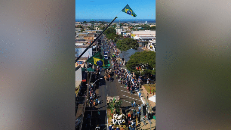 Desfile dos Cavaleiros reúne centenas de pessoas e abre oficialmente a Expo Rio Verde 2026